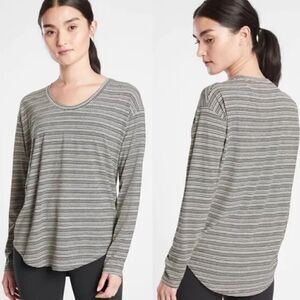 ATHLETA CLOUDLIGHT STRATUS STRIPED TOP SIZE Medium